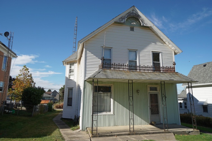 418 Main, ELIZABETH, Illinois 61028, 3 Bedrooms Bedrooms, ,1 BathroomBathrooms,House,For Sale,Main,202506251