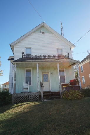 418 Main, ELIZABETH, Illinois 61028, 3 Bedrooms Bedrooms, ,1 BathroomBathrooms,House,For Sale,Main,202506251