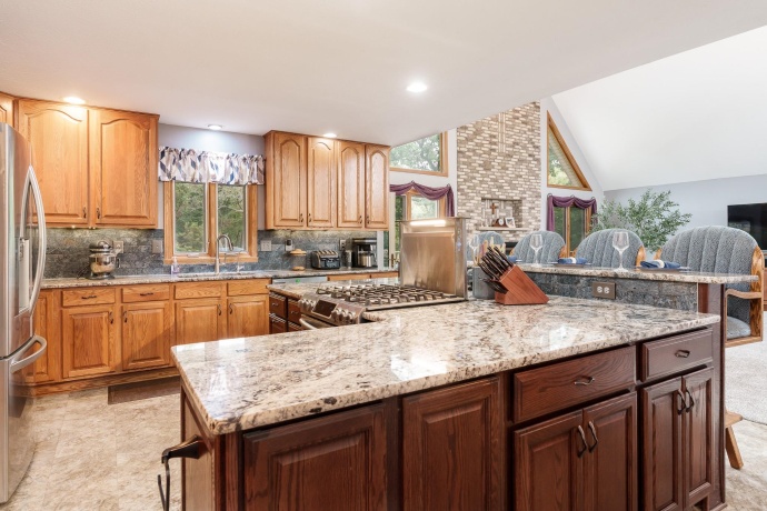 5076 Oak Hill, ROCKFORD, Illinois 61109, 3 Bedrooms Bedrooms, ,2 BathroomsBathrooms,House,For Sale,Oak Hill,202506255