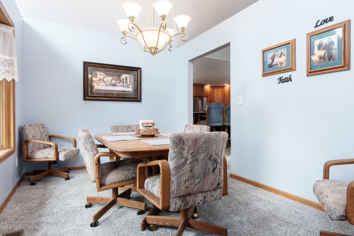 5076 Oak Hill, ROCKFORD, Illinois 61109, 3 Bedrooms Bedrooms, ,2 BathroomsBathrooms,House,For Sale,Oak Hill,202506255