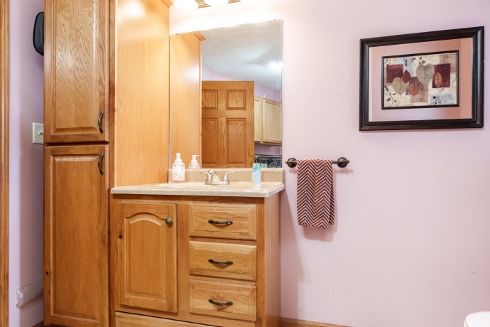 5076 Oak Hill, ROCKFORD, Illinois 61109, 3 Bedrooms Bedrooms, ,2 BathroomsBathrooms,House,For Sale,Oak Hill,202506255