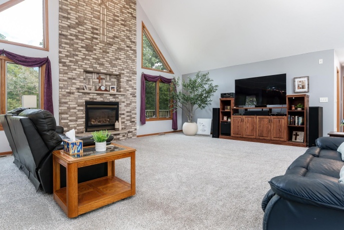 5076 Oak Hill, ROCKFORD, Illinois 61109, 3 Bedrooms Bedrooms, ,2 BathroomsBathrooms,House,For Sale,Oak Hill,202506255