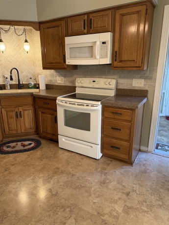 7707 US Rte 20 W, LENA, Illinois 61048, 3 Bedrooms Bedrooms, ,1 BathroomBathrooms,House,For Sale,US Rte 20 W,202506256