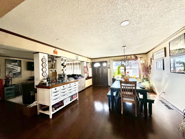 919 3rd, FULTON, Illinois 61252, 4 Bedrooms Bedrooms, ,2 BathroomsBathrooms,House,For Sale,3rd,202506260