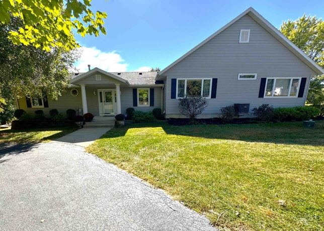 26-58 Blackwod, LAKE CARROLL, Illinois 61046, 4 Bedrooms Bedrooms, ,3 BathroomsBathrooms,House,For Sale,Blackwod,202506267