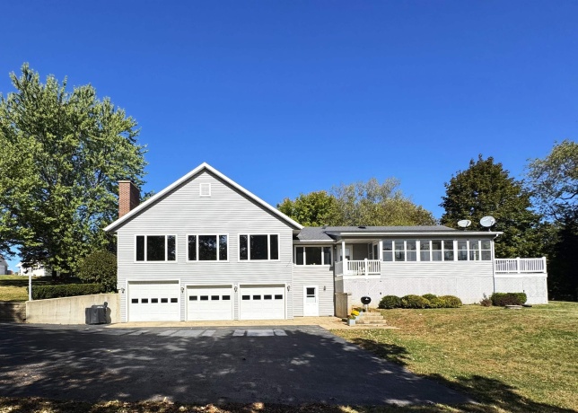 26-58 Blackwod, LAKE CARROLL, Illinois 61046, 4 Bedrooms Bedrooms, ,3 BathroomsBathrooms,House,For Sale,Blackwod,202506267