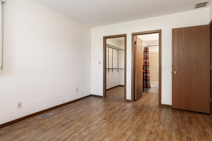 220-2A BIENTERRA, ROCKFORD, Illinois 61107, 2 Bedrooms Bedrooms, ,2 BathroomsBathrooms,Condominium,For Sale,BIENTERRA,202505751