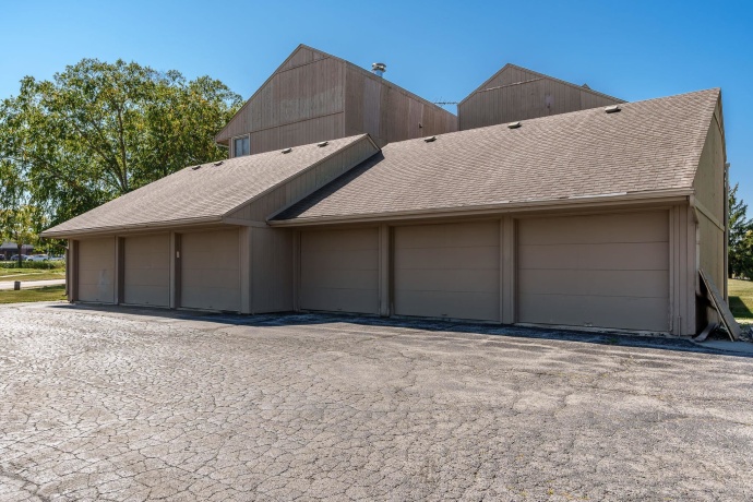 220-2A BIENTERRA, ROCKFORD, Illinois 61107, 2 Bedrooms Bedrooms, ,2 BathroomsBathrooms,Condominium,For Sale,BIENTERRA,202505751