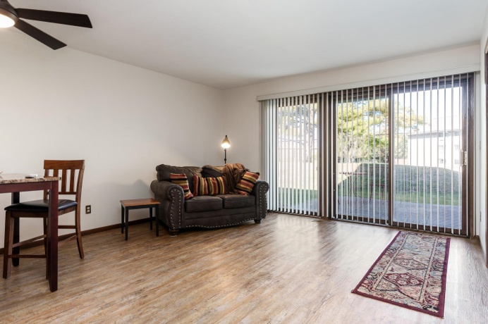 220-2A BIENTERRA, ROCKFORD, Illinois 61107, 2 Bedrooms Bedrooms, ,2 BathroomsBathrooms,Condominium,For Sale,BIENTERRA,202505751