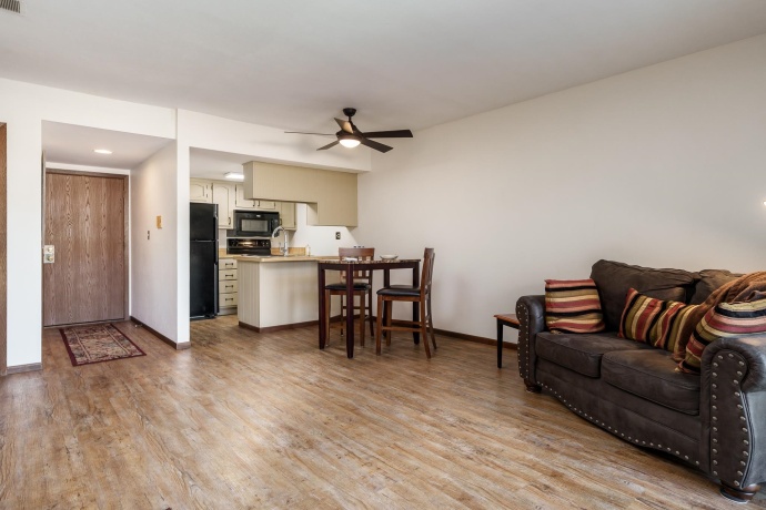 220-2A BIENTERRA, ROCKFORD, Illinois 61107, 2 Bedrooms Bedrooms, ,2 BathroomsBathrooms,Condominium,For Sale,BIENTERRA,202505751