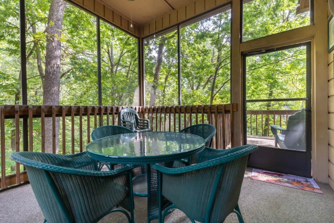 10 Woodway, GALENA, Illinois 61036, 4 Bedrooms Bedrooms, ,3 BathroomsBathrooms,House,For Sale,Woodway,202506275