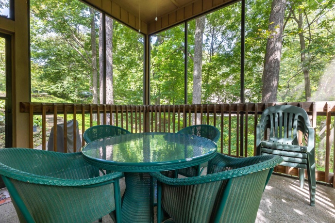 10 Woodway, GALENA, Illinois 61036, 4 Bedrooms Bedrooms, ,3 BathroomsBathrooms,House,For Sale,Woodway,202506275