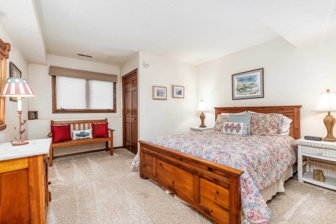 10 Woodway, GALENA, Illinois 61036, 4 Bedrooms Bedrooms, ,3 BathroomsBathrooms,House,For Sale,Woodway,202506275