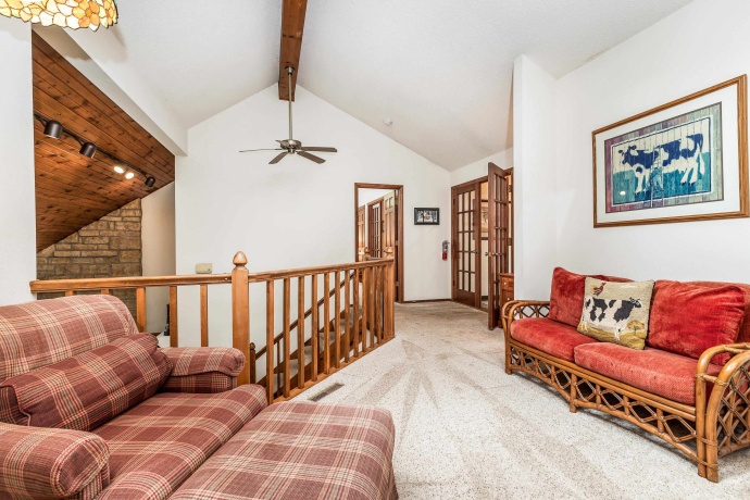 10 Woodway, GALENA, Illinois 61036, 4 Bedrooms Bedrooms, ,3 BathroomsBathrooms,House,For Sale,Woodway,202506275