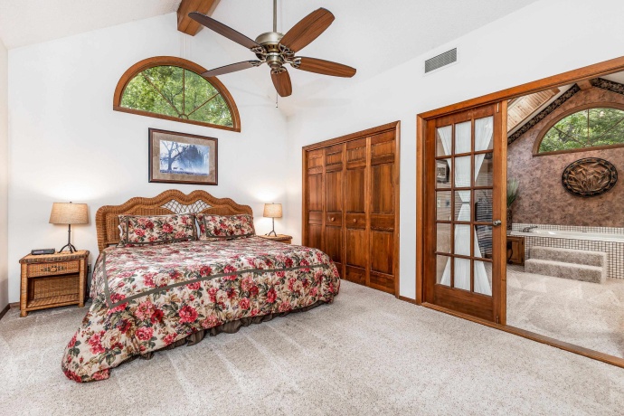 10 Woodway, GALENA, Illinois 61036, 4 Bedrooms Bedrooms, ,3 BathroomsBathrooms,House,For Sale,Woodway,202506275