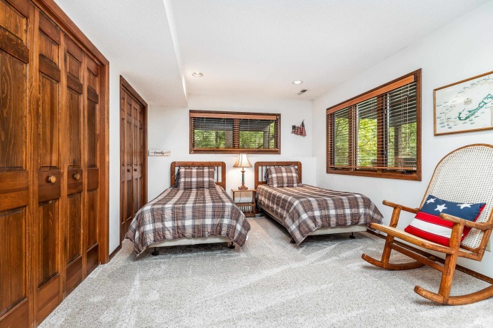 10 Woodway, GALENA, Illinois 61036, 4 Bedrooms Bedrooms, ,3 BathroomsBathrooms,House,For Sale,Woodway,202506275