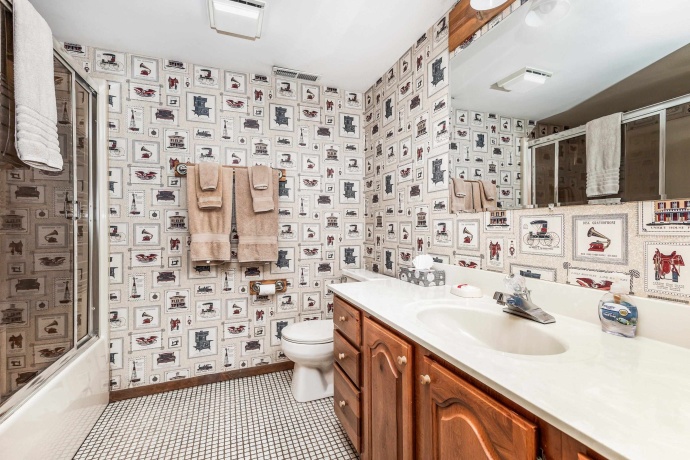 10 Woodway, GALENA, Illinois 61036, 4 Bedrooms Bedrooms, ,3 BathroomsBathrooms,House,For Sale,Woodway,202506275