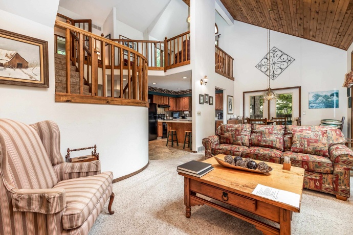 10 Woodway, GALENA, Illinois 61036, 4 Bedrooms Bedrooms, ,3 BathroomsBathrooms,House,For Sale,Woodway,202506275