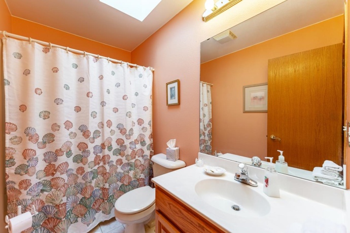 810 Southgate, LAKE SUMMERSET, Illinois 61019, 4 Bedrooms Bedrooms, ,3 BathroomsBathrooms,House,For Sale,Southgate,202506290