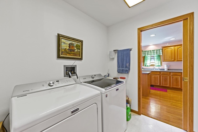 810 Southgate, LAKE SUMMERSET, Illinois 61019, 4 Bedrooms Bedrooms, ,3 BathroomsBathrooms,House,For Sale,Southgate,202506290