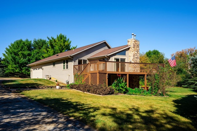 810 Southgate, LAKE SUMMERSET, Illinois 61019, 4 Bedrooms Bedrooms, ,3 BathroomsBathrooms,House,For Sale,Southgate,202506290