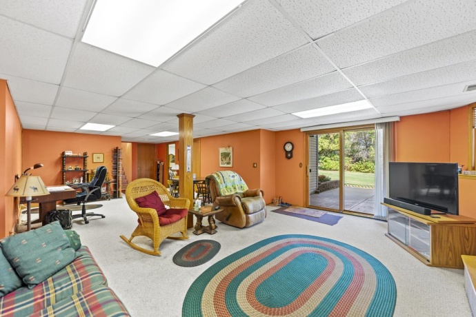 810 Southgate, LAKE SUMMERSET, Illinois 61019, 4 Bedrooms Bedrooms, ,3 BathroomsBathrooms,House,For Sale,Southgate,202506290