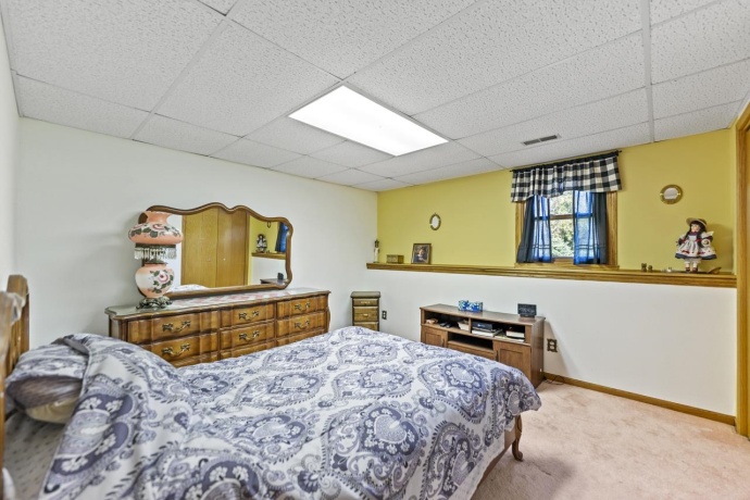 810 Southgate, LAKE SUMMERSET, Illinois 61019, 4 Bedrooms Bedrooms, ,3 BathroomsBathrooms,House,For Sale,Southgate,202506290