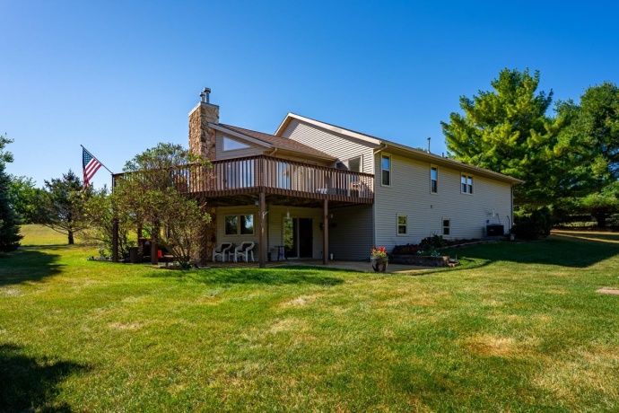 810 Southgate, LAKE SUMMERSET, Illinois 61019, 4 Bedrooms Bedrooms, ,3 BathroomsBathrooms,House,For Sale,Southgate,202506290