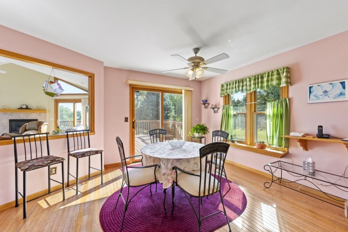 810 Southgate, LAKE SUMMERSET, Illinois 61019, 4 Bedrooms Bedrooms, ,3 BathroomsBathrooms,House,For Sale,Southgate,202506290