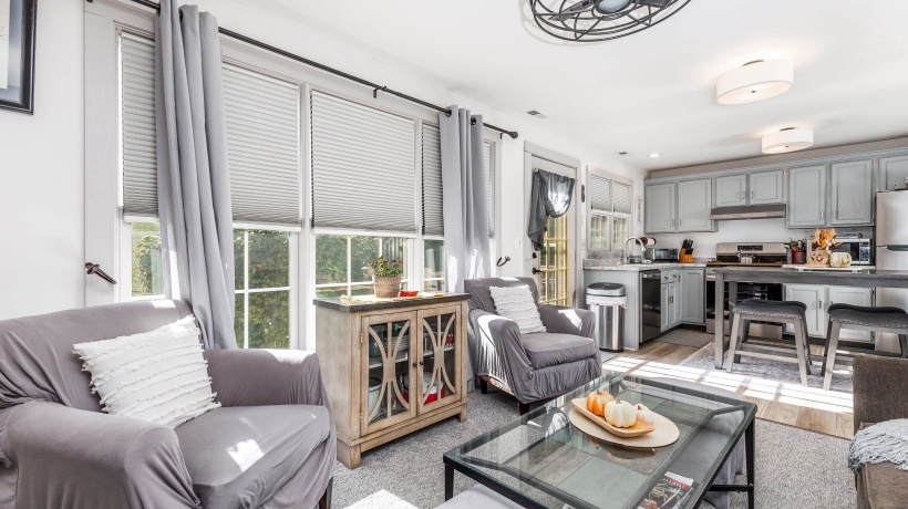 21 Thatcher, GALENA, Illinois 61036, 2 Bedrooms Bedrooms, ,2 BathroomsBathrooms,Condominium,For Sale,Thatcher,202506296