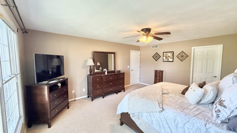 4227 Berkshire, ROCKTON, Illinois 61072, 4 Bedrooms Bedrooms, ,2 BathroomsBathrooms,House,For Sale,Berkshire,202506298