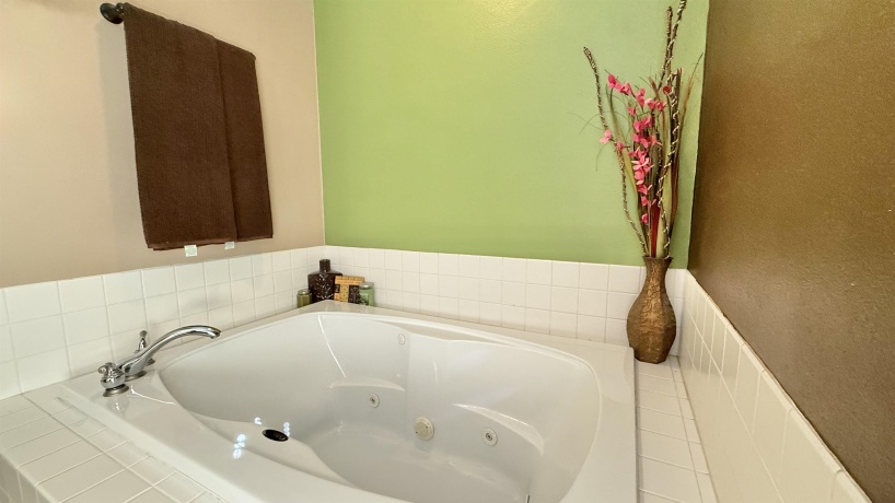 4227 Berkshire, ROCKTON, Illinois 61072, 4 Bedrooms Bedrooms, ,2 BathroomsBathrooms,House,For Sale,Berkshire,202506298