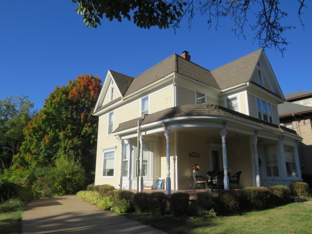 515 Park, GALENA, Illinois 61036, 4 Bedrooms Bedrooms, ,2 BathroomsBathrooms,House,For Sale,Park,202506299