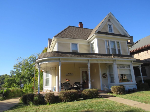 515 Park, GALENA, Illinois 61036, 4 Bedrooms Bedrooms, ,2 BathroomsBathrooms,House,For Sale,Park,202506299