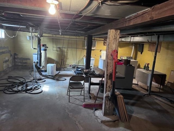 913 15th, FREEPORT, Illinois 61032, 2 Bedrooms Bedrooms, ,1 BathroomBathrooms,House,For Sale,15th,202506302