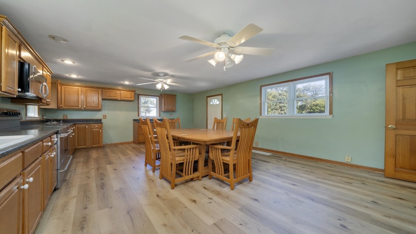 8540 Manchester, CAPRON, Illinois 61012, 3 Bedrooms Bedrooms, ,2 BathroomsBathrooms,House,For Sale,Manchester,202506312