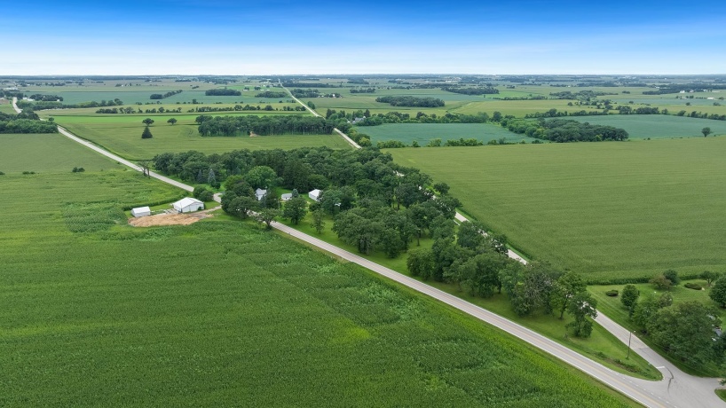 8540 Manchester, CAPRON, Illinois 61012, 3 Bedrooms Bedrooms, ,2 BathroomsBathrooms,House,For Sale,Manchester,202506312