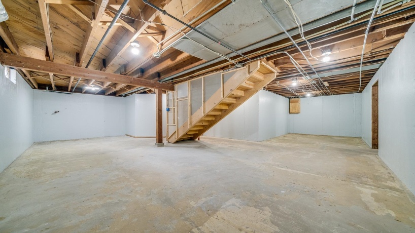 3016 12th, ROCKFORD, Illinois 61108, 3 Bedrooms Bedrooms, ,2 BathroomsBathrooms,House,For Sale,12th,202506322