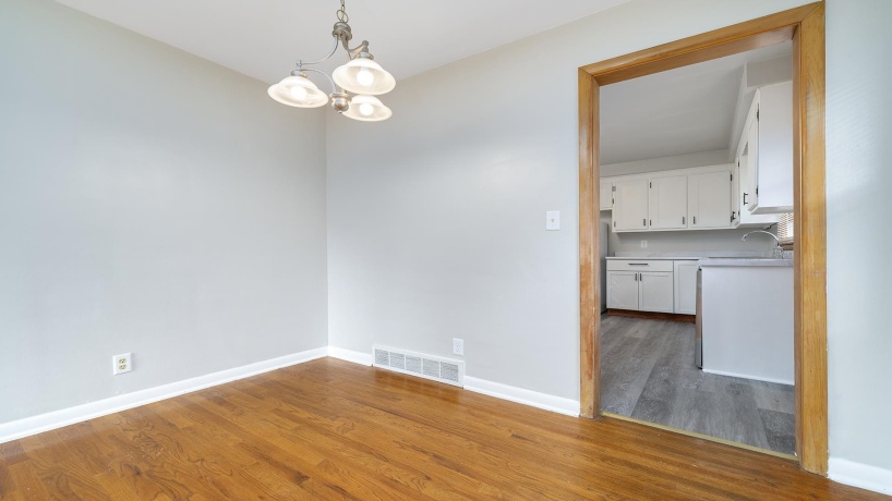 3016 12th, ROCKFORD, Illinois 61108, 3 Bedrooms Bedrooms, ,2 BathroomsBathrooms,House,For Sale,12th,202506322