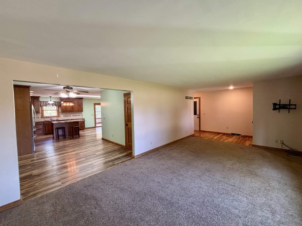 3310 Apple River, ELIZABETH, Illinois 61028, 2 Bedrooms Bedrooms, ,2 BathroomsBathrooms,House,For Sale,Apple River,202506348