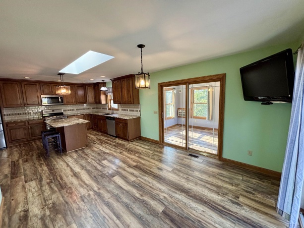 3310 Apple River, ELIZABETH, Illinois 61028, 2 Bedrooms Bedrooms, ,2 BathroomsBathrooms,House,For Sale,Apple River,202506348