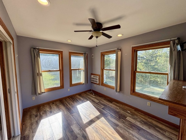 3310 Apple River, ELIZABETH, Illinois 61028, 2 Bedrooms Bedrooms, ,2 BathroomsBathrooms,House,For Sale,Apple River,202506348