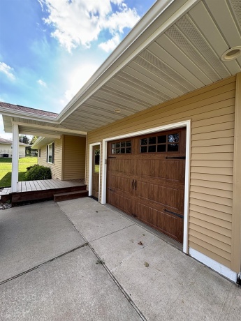 3310 Apple River, ELIZABETH, Illinois 61028, 2 Bedrooms Bedrooms, ,2 BathroomsBathrooms,House,For Sale,Apple River,202506348