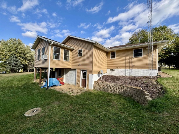 3310 Apple River, ELIZABETH, Illinois 61028, 2 Bedrooms Bedrooms, ,2 BathroomsBathrooms,House,For Sale,Apple River,202506348