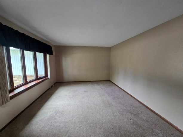 7544 La Maine, ROCKFORD, Illinois 61103, 3 Bedrooms Bedrooms, ,1 BathroomBathrooms,House,For Sale,La Maine,202506352