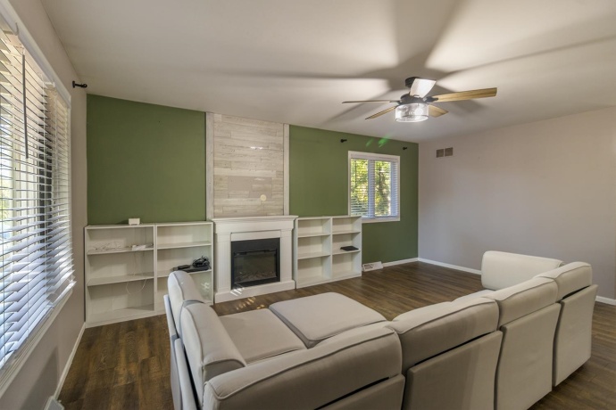 115 Lamplighter Loop, POPLAR GROVE, Illinois 61065, 3 Bedrooms Bedrooms, ,2 BathroomsBathrooms,House,For Sale,Lamplighter Loop,202506367