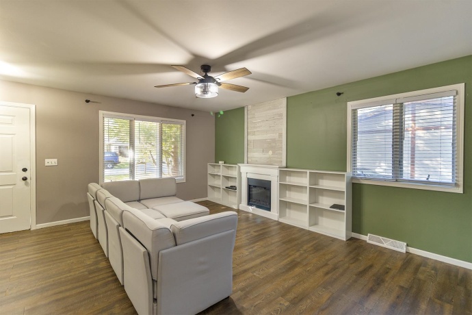 115 Lamplighter Loop, POPLAR GROVE, Illinois 61065, 3 Bedrooms Bedrooms, ,2 BathroomsBathrooms,House,For Sale,Lamplighter Loop,202506367