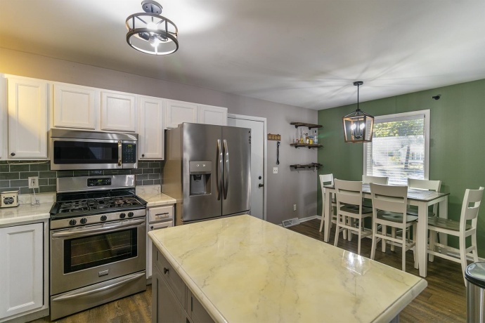 115 Lamplighter Loop, POPLAR GROVE, Illinois 61065, 3 Bedrooms Bedrooms, ,2 BathroomsBathrooms,House,For Sale,Lamplighter Loop,202506367