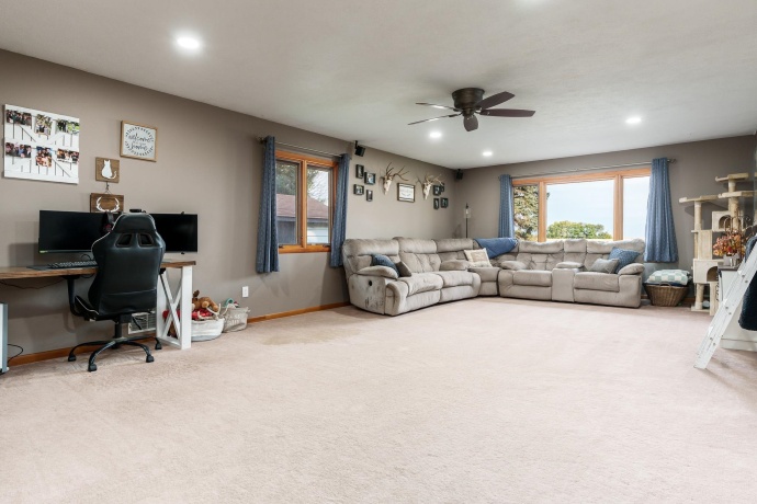 5553 MULFORD, MONROE CENTER, Illinois 61052, 3 Bedrooms Bedrooms, ,2 BathroomsBathrooms,House,For Sale,MULFORD,202506391