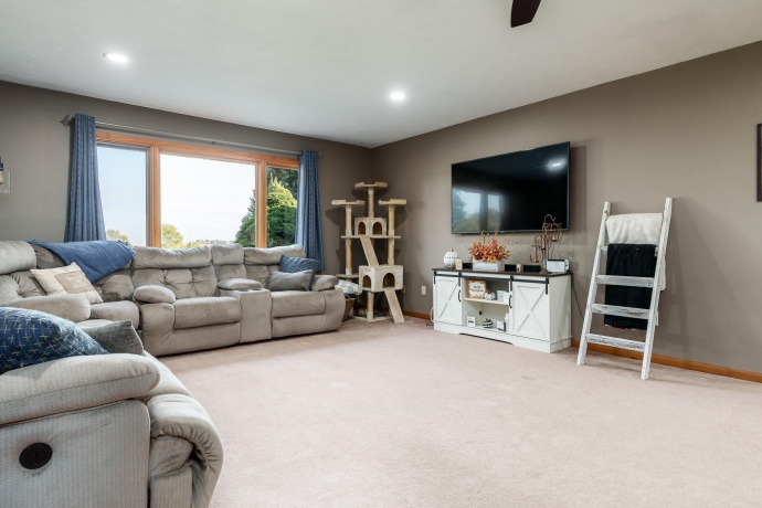 5553 MULFORD, MONROE CENTER, Illinois 61052, 3 Bedrooms Bedrooms, ,2 BathroomsBathrooms,House,For Sale,MULFORD,202506391